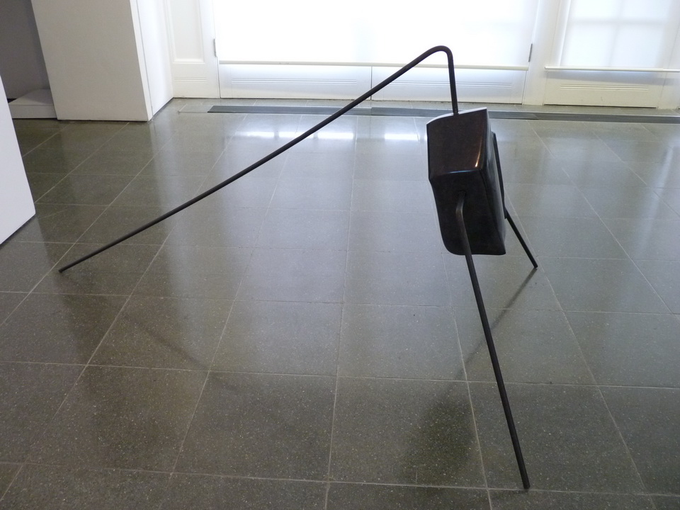 P1460133 Jimmie Durhan b1940 steel .air and stone 1972-2012 black granite steel