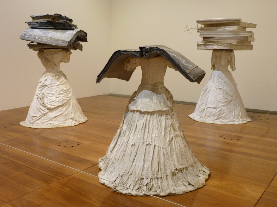 025 Anselm Kiefer Praxilla 2004 Sappho 2008 Erinna 2006 resine platre et livre en plomb