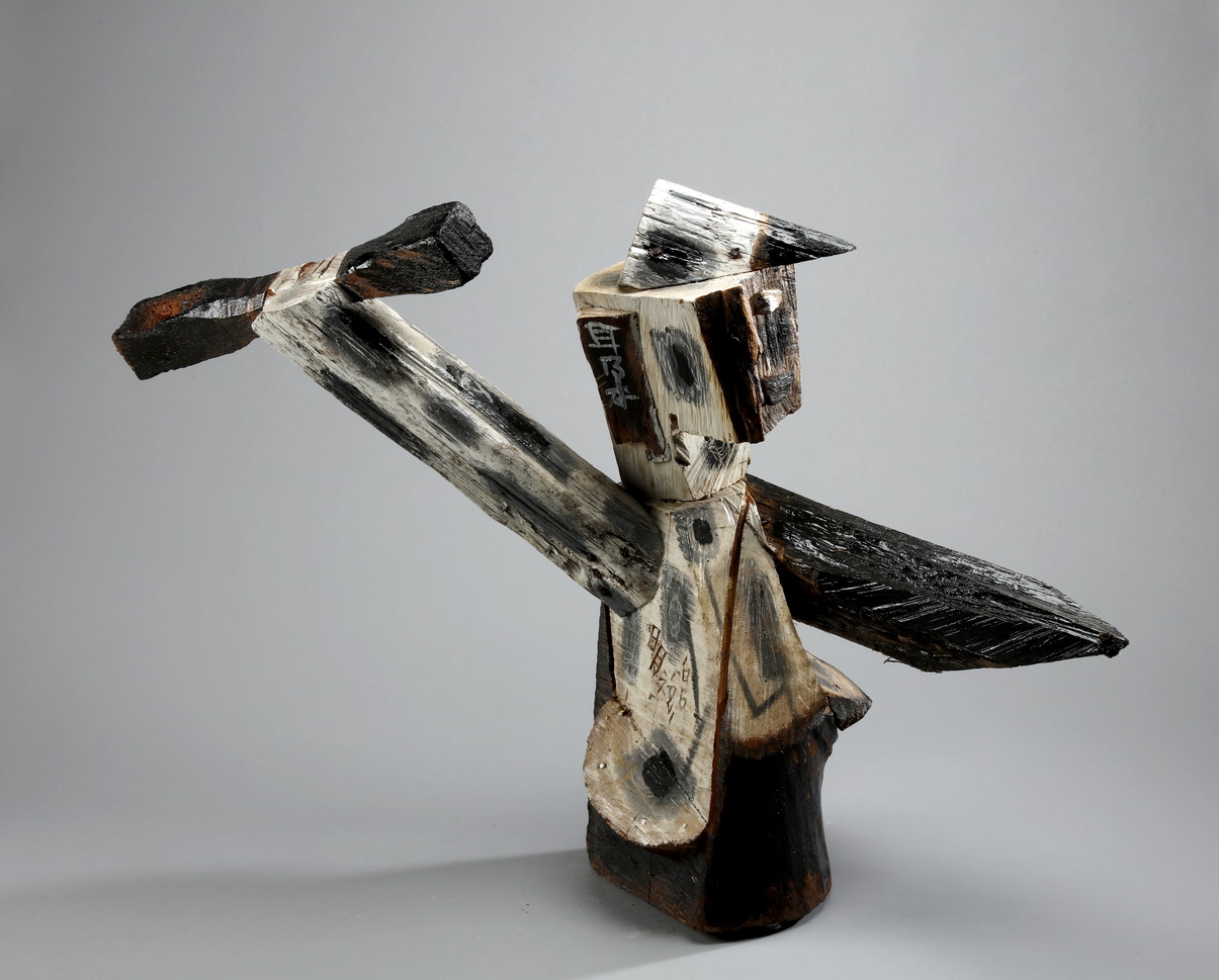 2006-4 雕刻家 64x94x29cm 2006 木頭 油漆