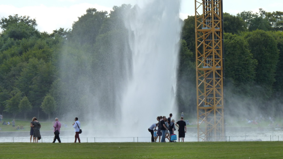 005-3-olafur-eliasson-b1967-waterfall-2016-installation