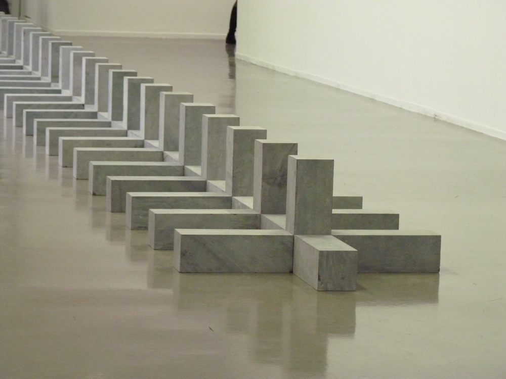 p1570624-carl-andre-1986-pierres-b-96-element
