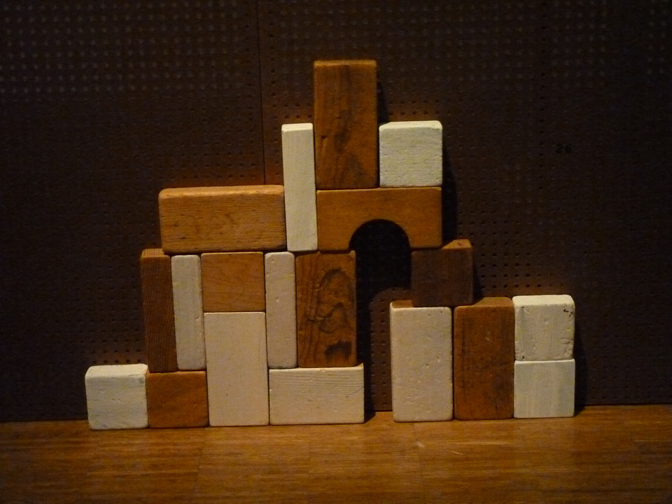 p1560721-yto-barrada-objets-indociles-supplement-a-la-vie-de-terese-riviere-2016-installation
