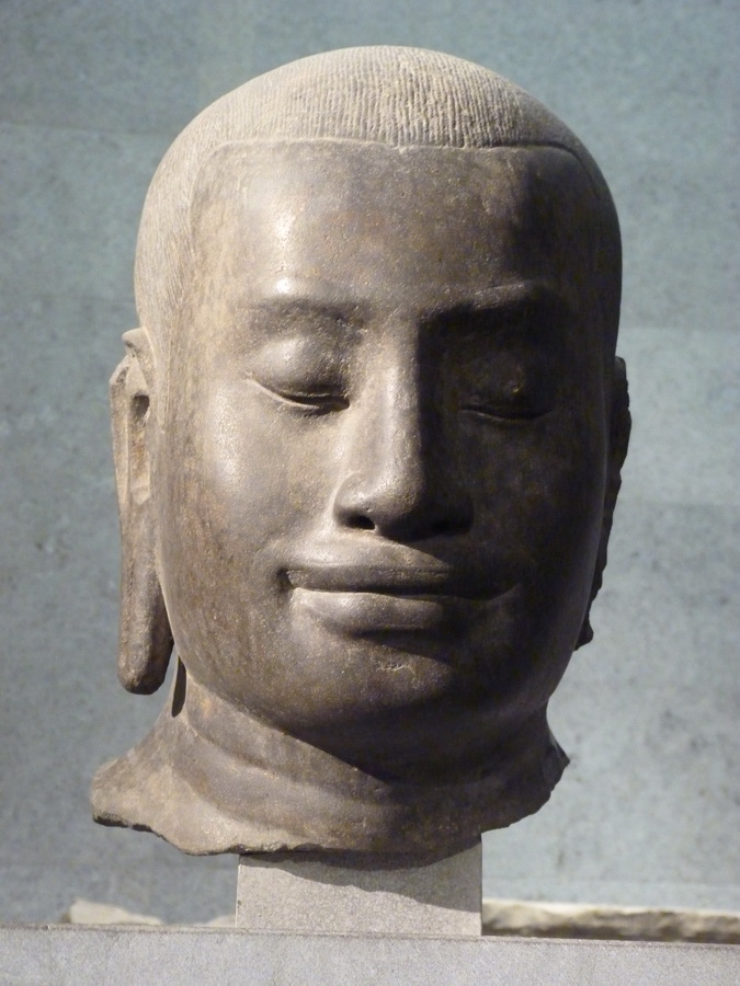 p1520555-portrait-presume-de-jayavarman-vii-cambodge-fin-du-xii-debut-du-viii-siecle-gres