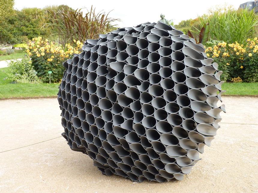 003-vincent-mauger-sans-titre-200x200cm-2015-tubes-de-pvc