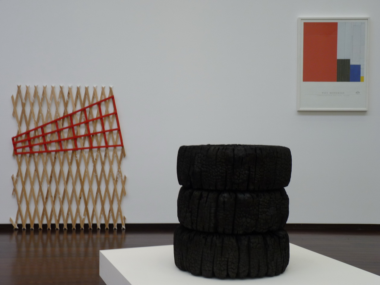 113 中-None Futbol club ne2009 work no-144 hot wheels 2014 右-R Boccanfuso savoir disposer ses couleurs-P Mondrian 2000