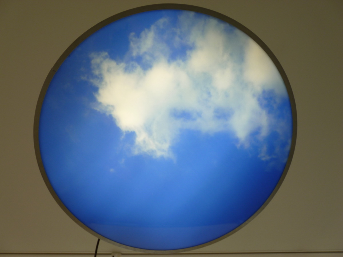 P1610163-2 Information Fiction Publicite skylightbox 1992 16cm dimen 110cm