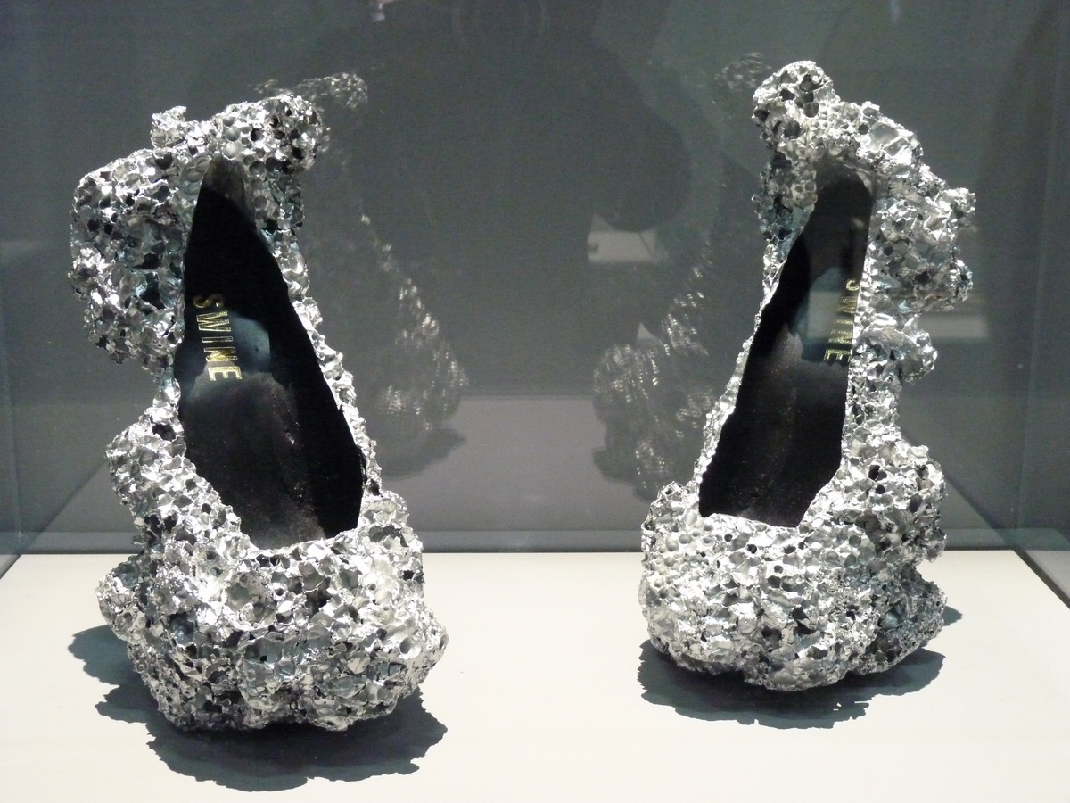 P1610960 Studio Swine meteorite shoes 2014 mousse d aluminium cuir