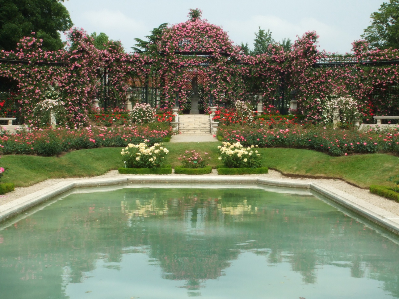 巴黎萊依勒 羅斯玫瑰園(Parc de Roseraie de L Hay - Les-Roses)