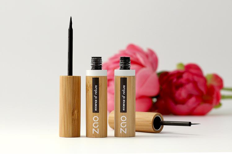https://s3.eu-west-3.amazonaws.com/zaomakeup.com/assets/eye-liner_748_497-72443.jpg