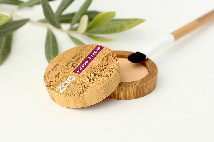 https://s3.eu-west-3.amazonaws.com/zaomakeup.com/assets/eyes-primer_748_497-72747.jpg