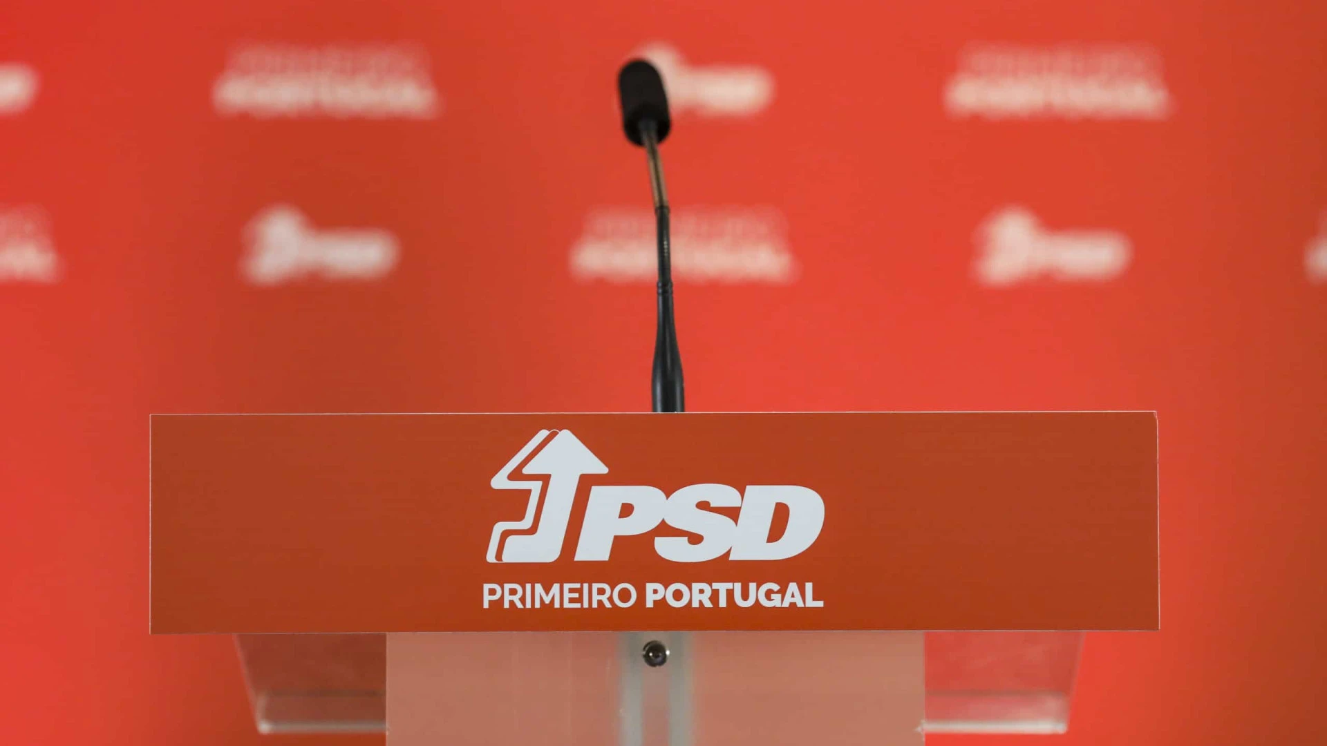 PSD Alinha Apoio a Marques Mendes enquanto Gouveia e Melo Lança Candidatura