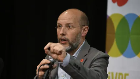 Livre apela ao PSD/CDS-PP para evitar revisão constitucional