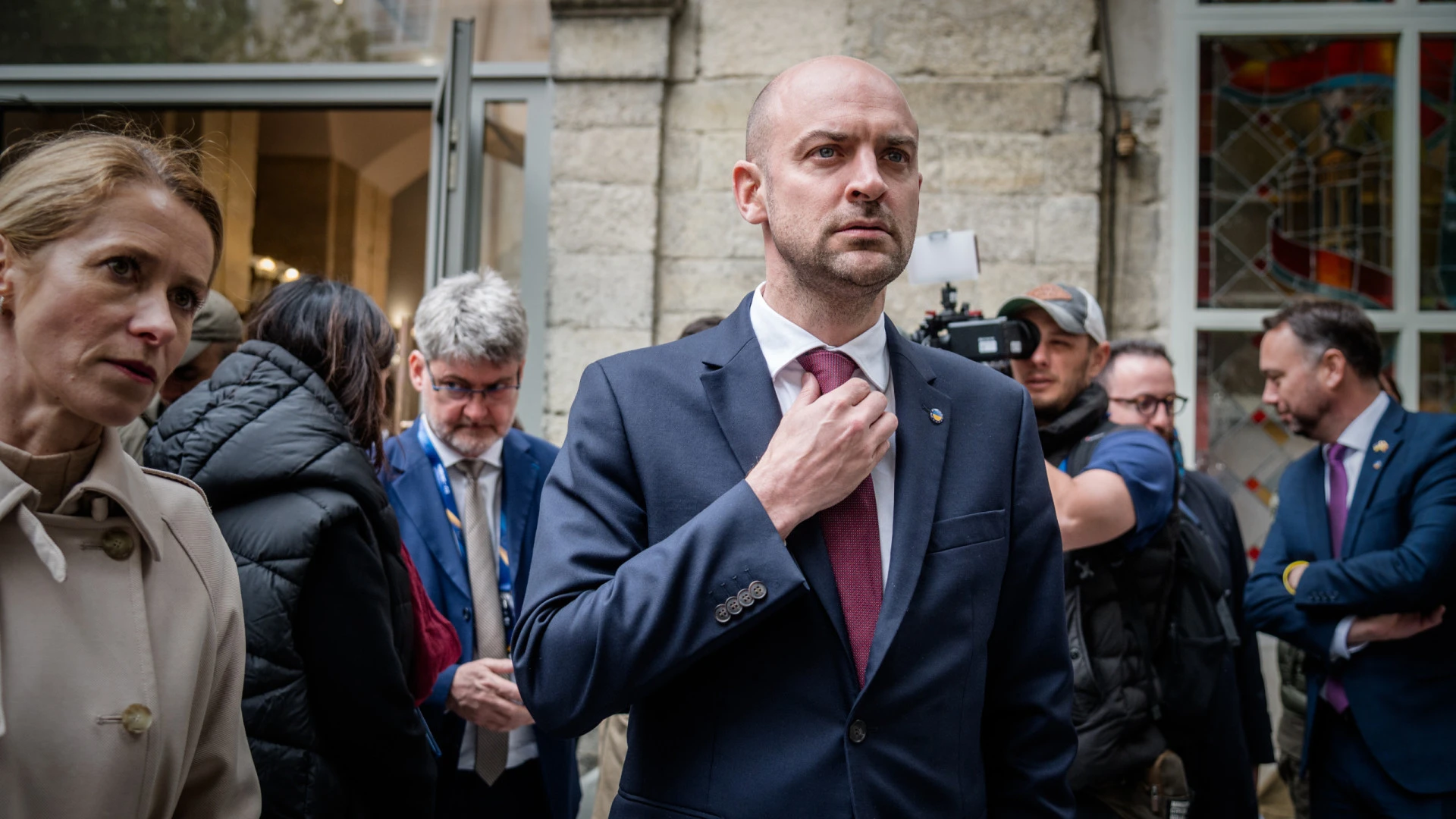 Irão protesta contra França após prémio a cineasta dissidente