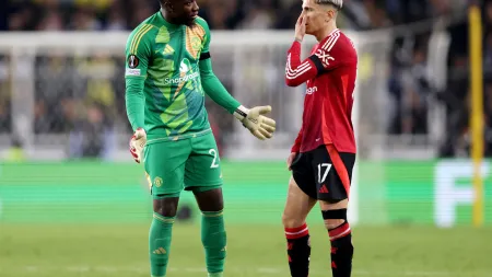 Amorim dá adeus a dois jogadores chave no Manchester United